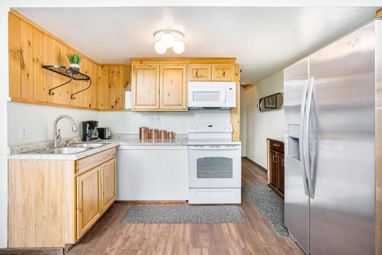 Quaint Loft Cabin W Hot Tub, Firepit, Deck & Grill Hedgesville Zewnętrze zdjęcie
