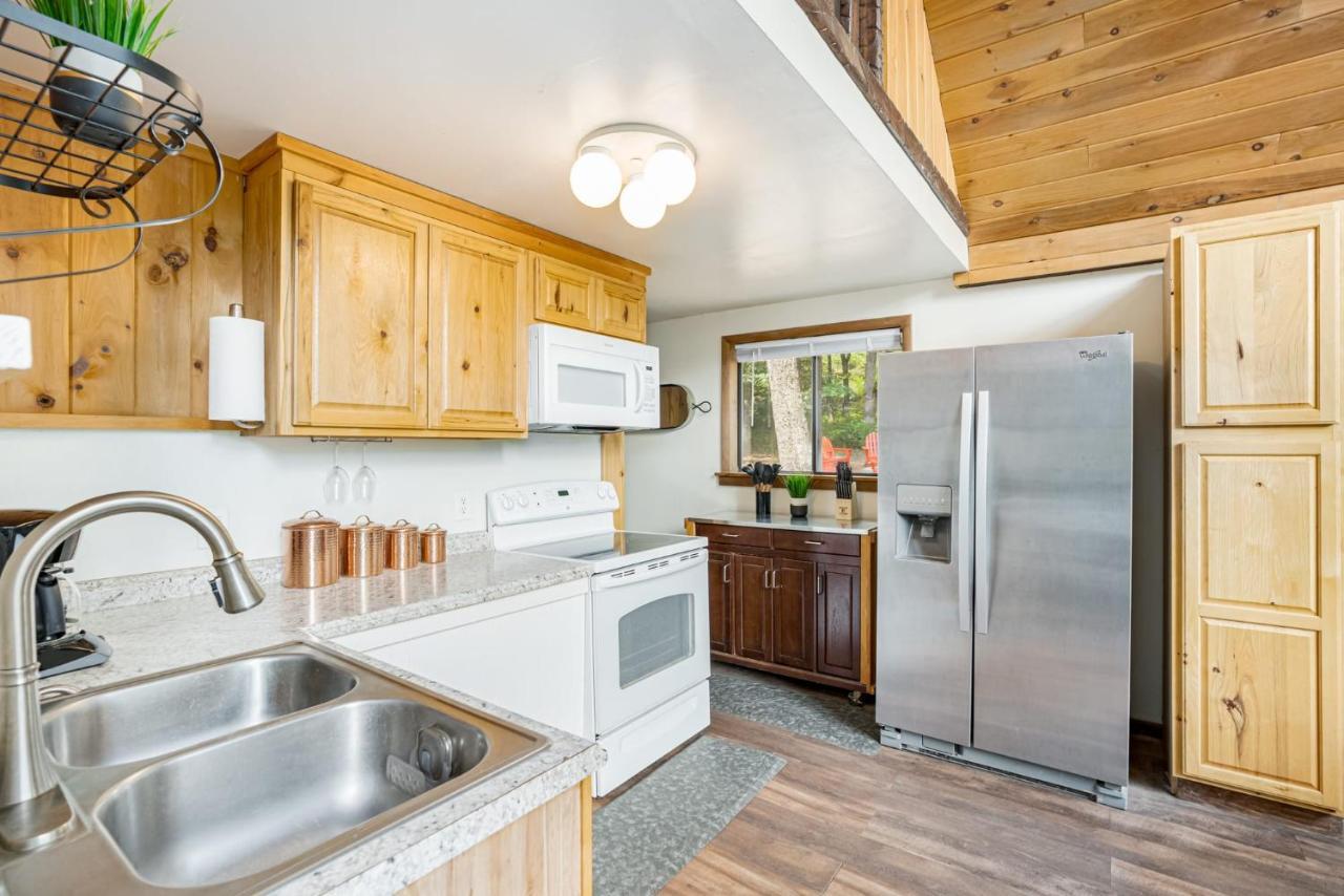 Quaint Loft Cabin W Hot Tub, Firepit, Deck & Grill Hedgesville Zewnętrze zdjęcie